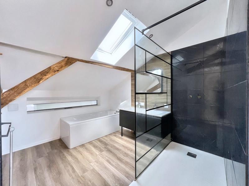 Maison - 95 m² - 5 pièces