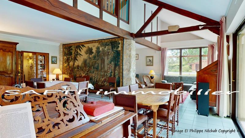 Villa - 335 m² - 10 pièces