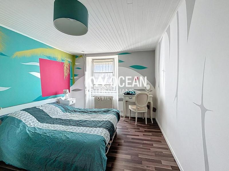 Maison - 186 m² - 8 pièces