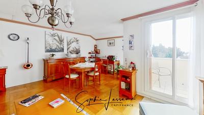 Appartement - 79 m² - 4 pièces