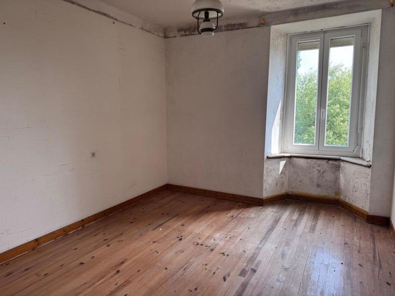 Maison - 237 m² - 8 pièces