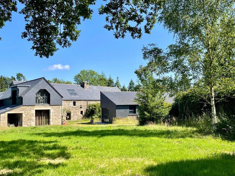 Maison - 247 m² - 7 pièces