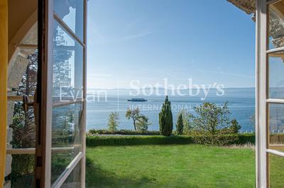 Maison - 203 m² - 8 pièces