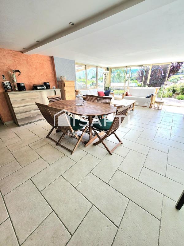 Villa - 328 m² - 7 pièces