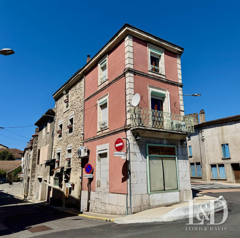 Maison ancienne - 194 m² - 7 pièces