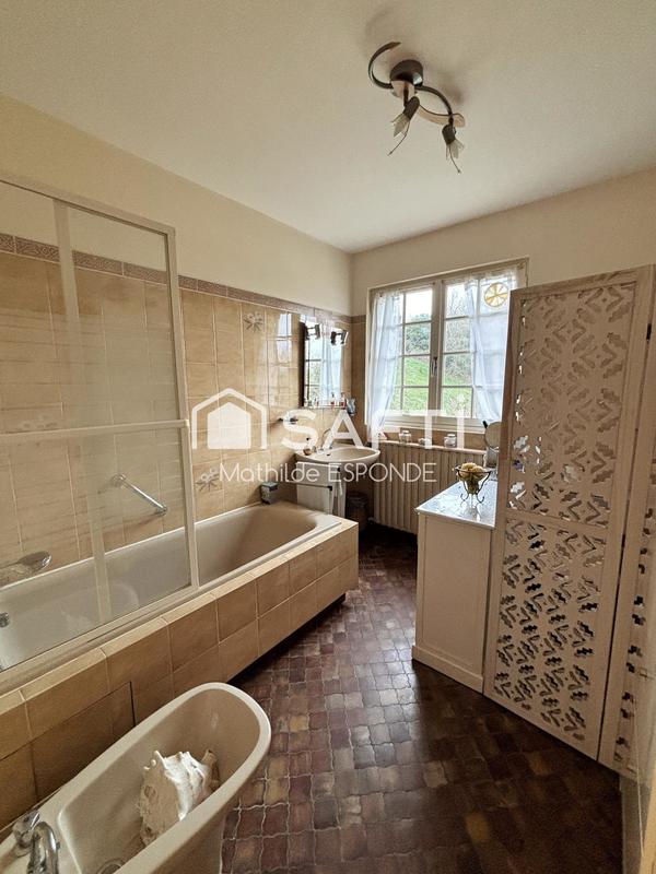 Maison - 205 m² - 6 pièces