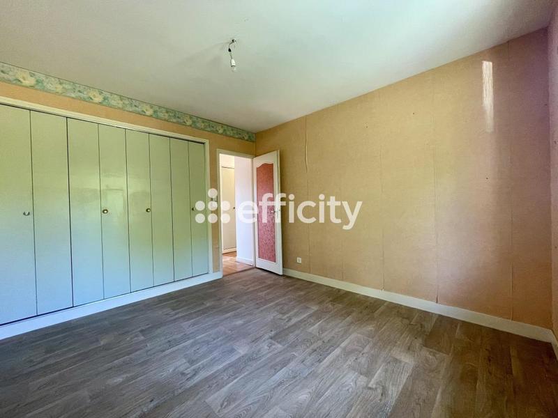 Maison - 228 m² - 9 pièces