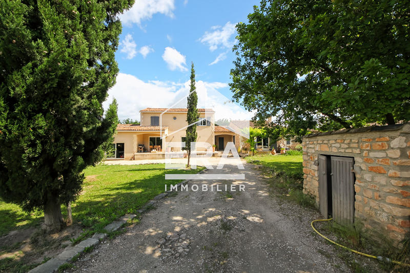 Maison - 250 m² - 6 pièces