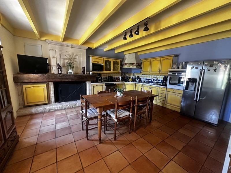 Maison ancienne - 211 m² - 6 pièces