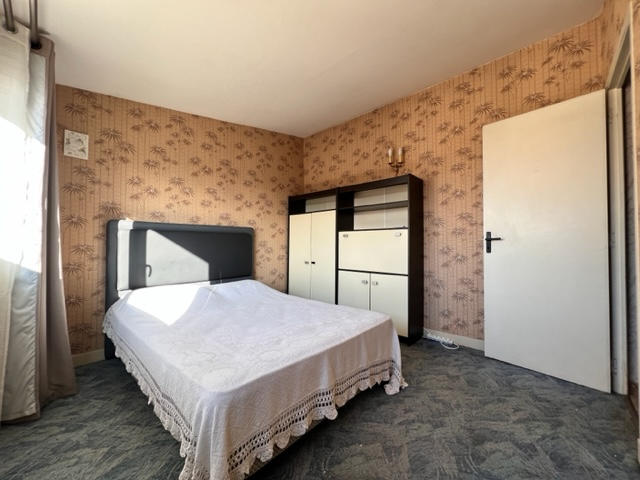 Maison - 210 m² - 11 pièces