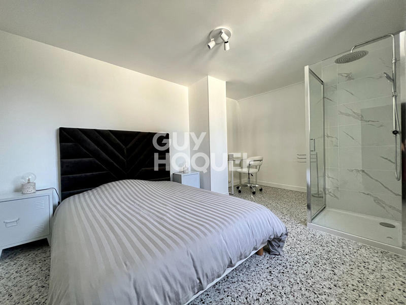 Maison - 273 m² - 10 pièces