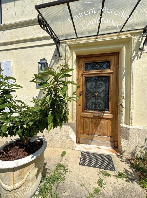 Maison bourgeoise - 280 m² - 12 pièces