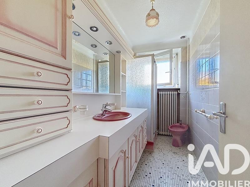 Maison - 200 m² - 8 pièces