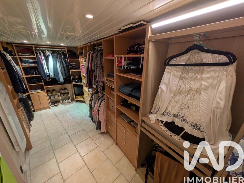 Maison - 204 m² - 8 pièces