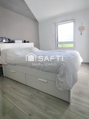 Maison - 183 m² - 9 pièces