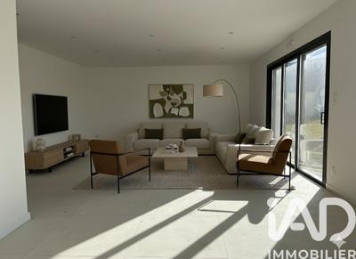 Maison - 127 m² - 6 pièces