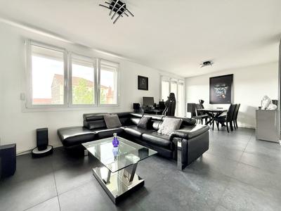 Appartement - 90 m² - 4 pièces