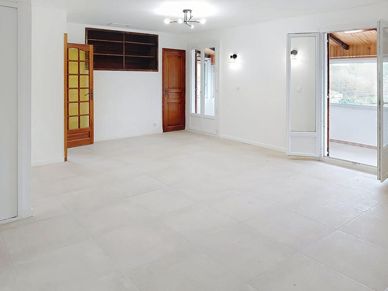 Appartement - 94 m² - 5 pièces