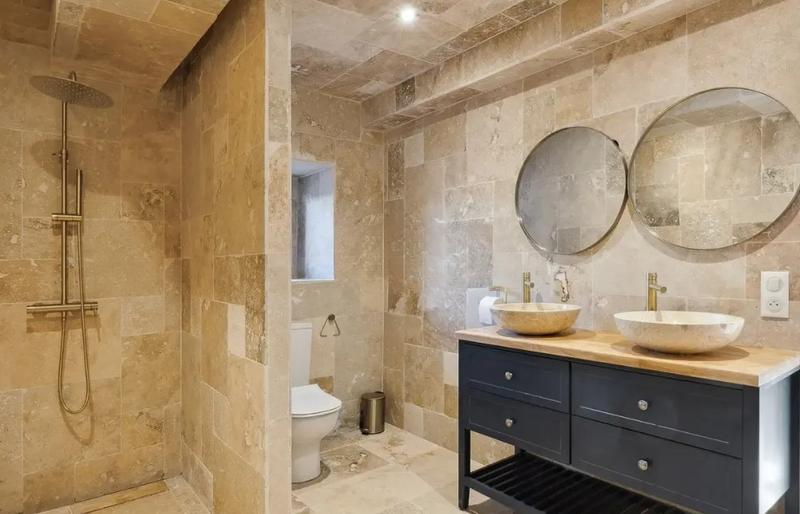 Mas - 800 m² - 15 pièces