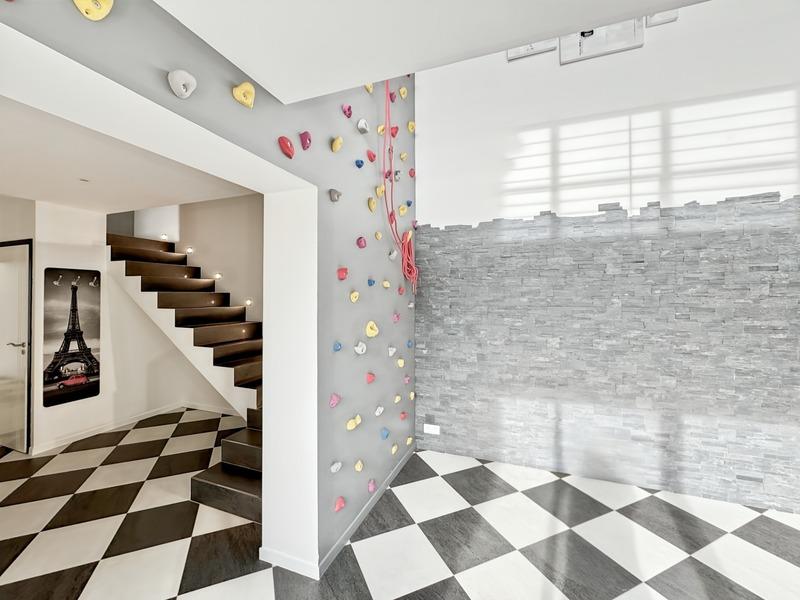 Maison - 245 m² - 7 pièces