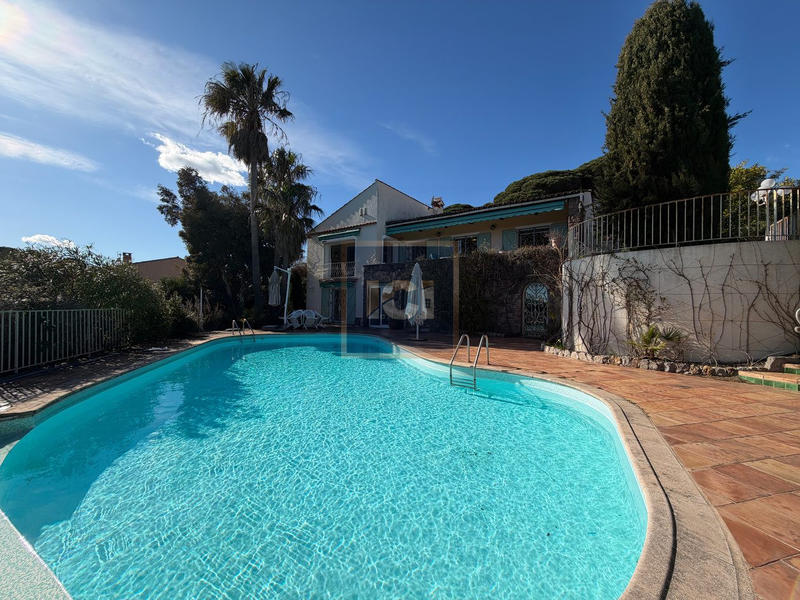 Villa - 172 m² - 5 pièces