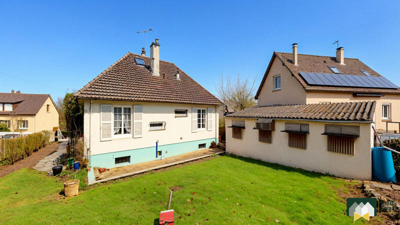 Maison traditionnelle - 107 m² - 4 pièces