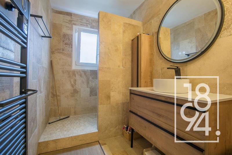 Appartement - 104 m² - 4 pièces