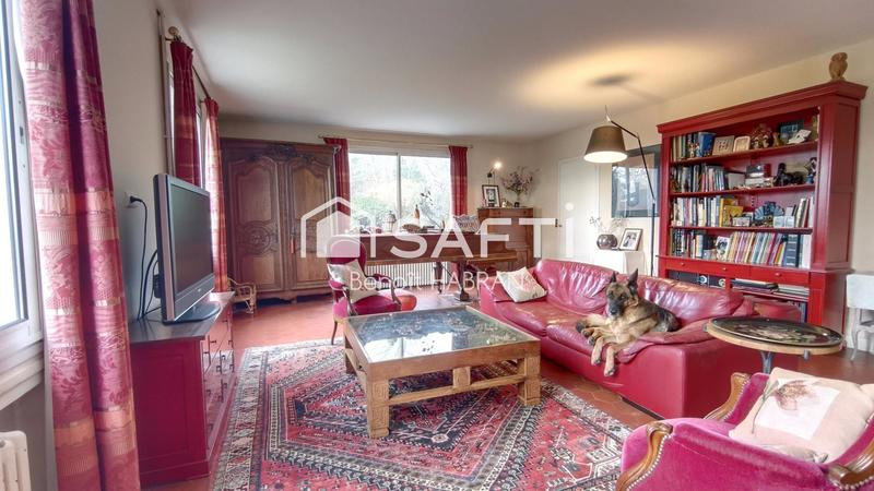 Maison - 235 m² - 8 pièces