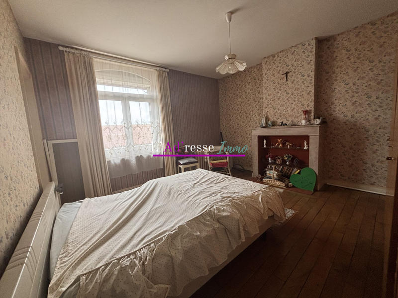 Maison traditionnelle - 238 m² - 7 pièces