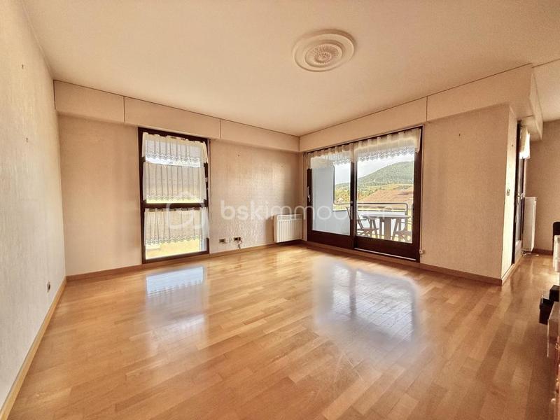 Appartement - 80 m² - 3 pièces