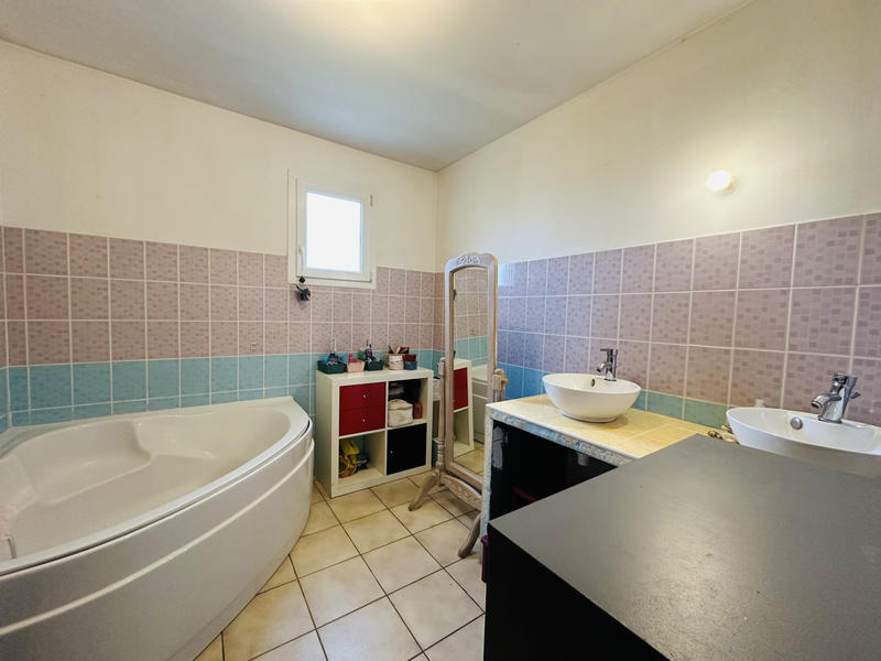 Maison - 167 m² - 6 pièces