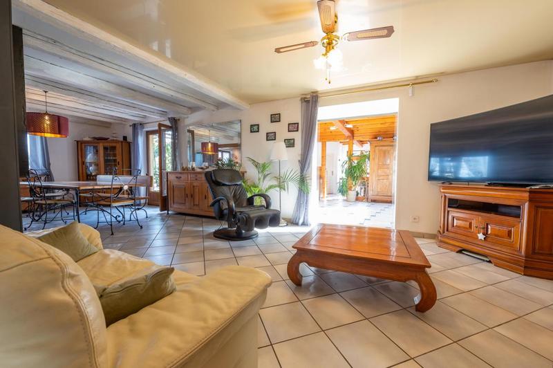 Maison - 236 m² - 10 pièces