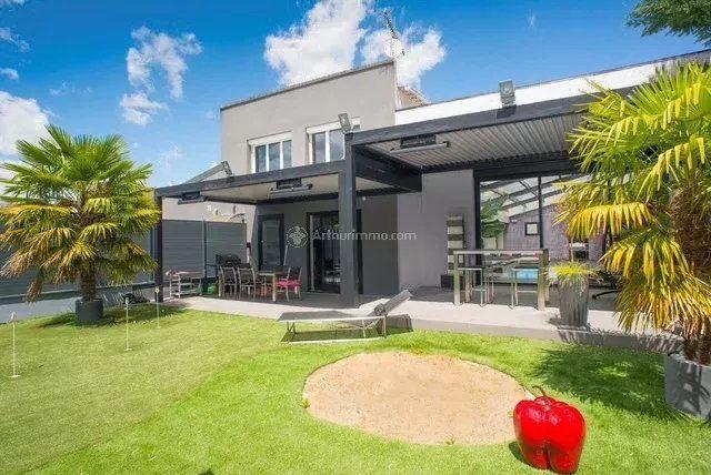 Appartement - 394 m² - 10 pièces