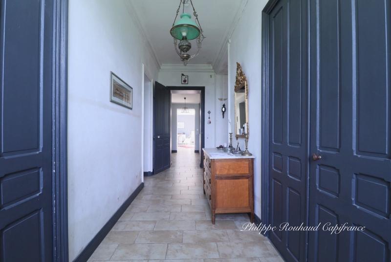 Maison de maîtres - 255 m² - 17 pièces