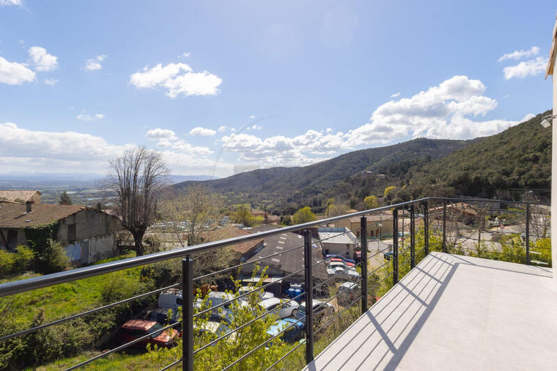 Maison - 87 m² - 4 pièces