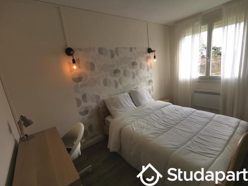 Chambre - 11 m² - 1 pièce