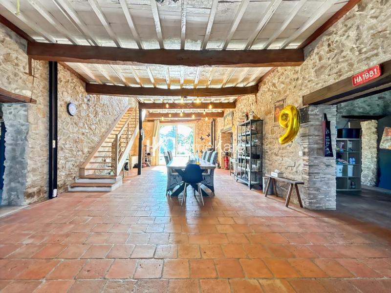 Maison - 360 m² - 7 pièces