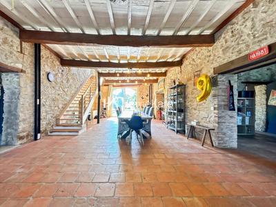 Maison - 360 m² - 7 pièces