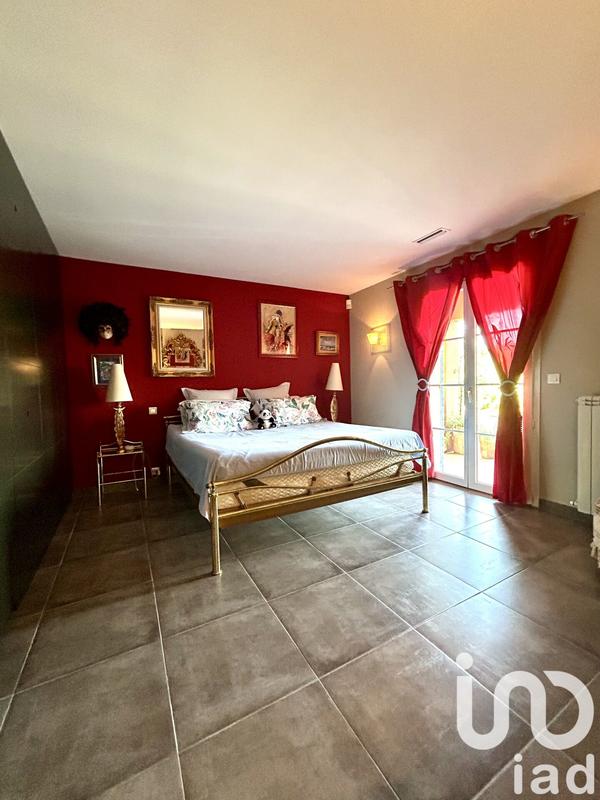 Maison - 221 m² - 6 pièces