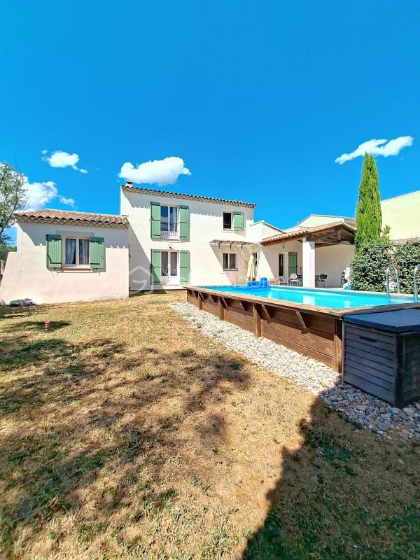 Maison - 143 m² - 5 pièces