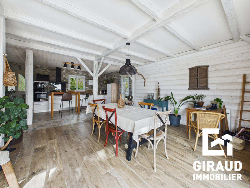 Maison - 162 m² - 8 pièces