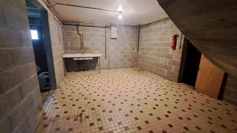 Maison - 181 m² - 7 pièces