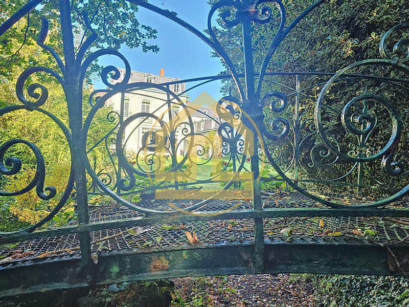 Maison - 430 m² - 13 pièces