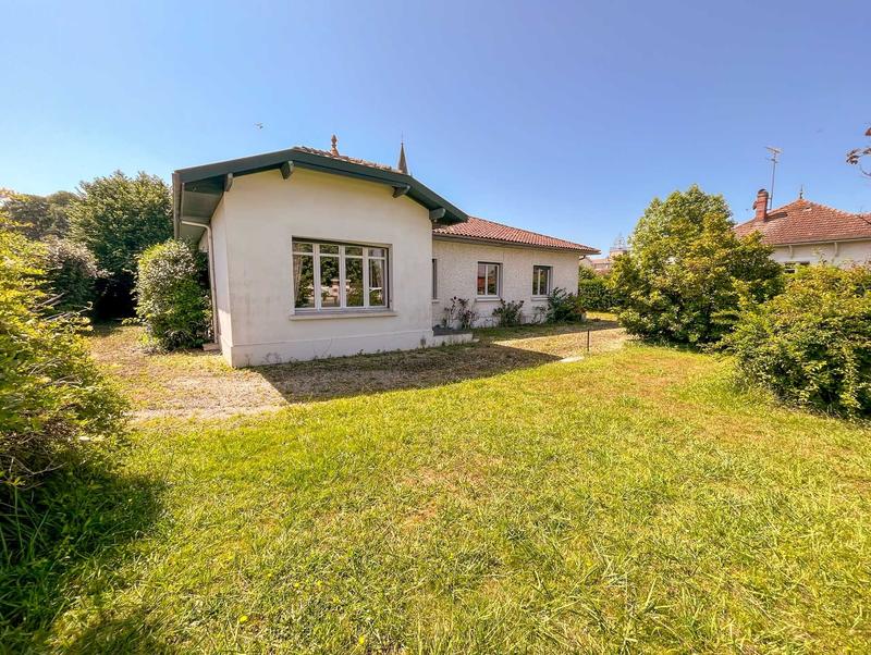 Maison - 128 m² - 9 pièces