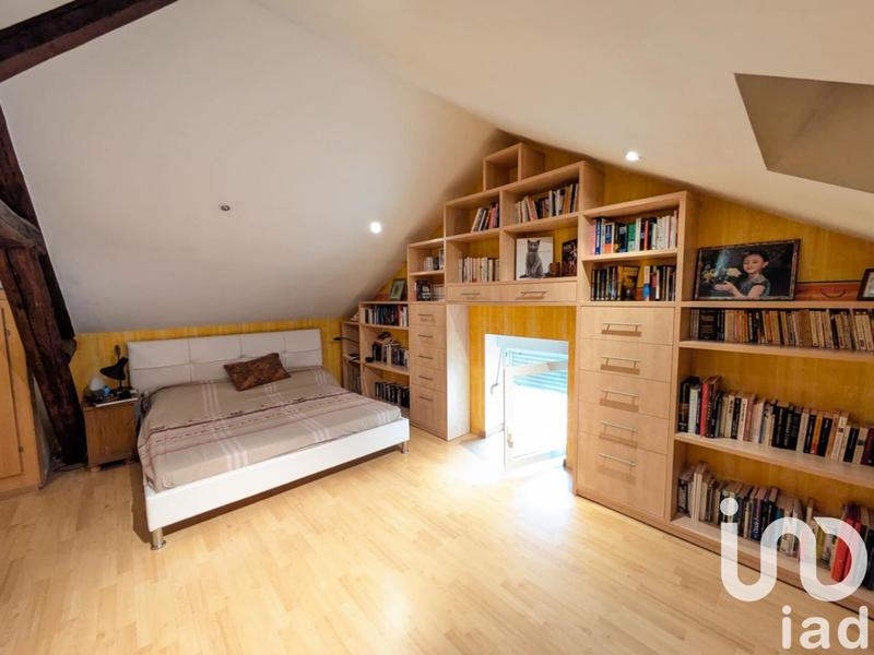 Maison - 238 m² - 10 pièces