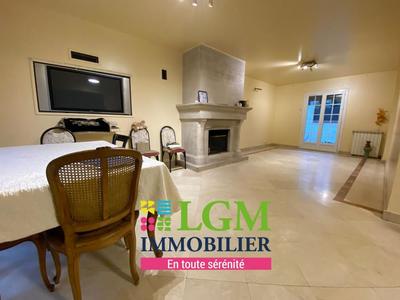 Maison - 210 m² - 5 pièces