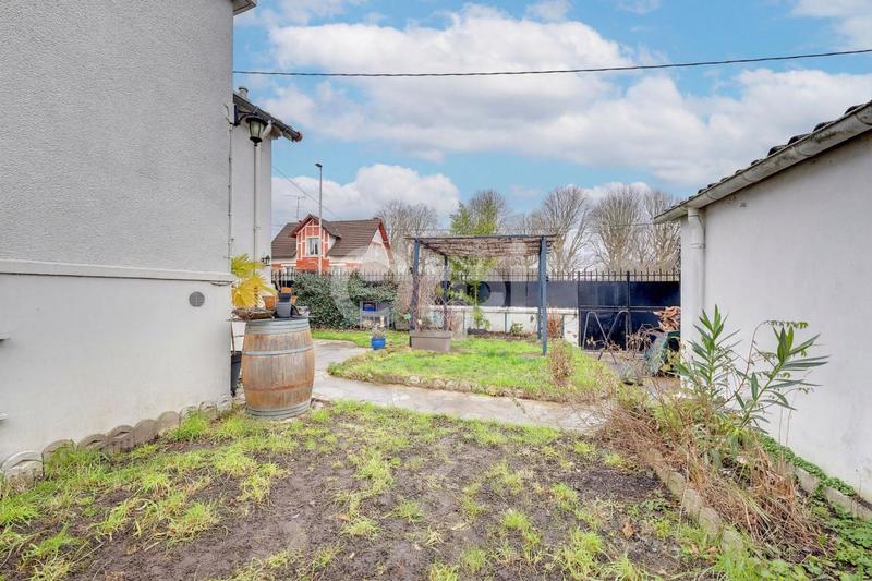 Maison - 85 m² - 4 pièces