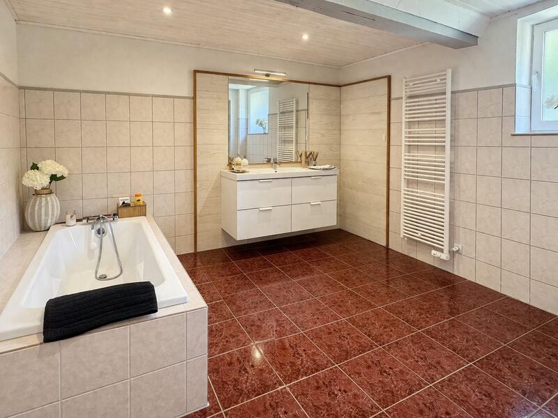 Maison - 177 m² - 8 pièces