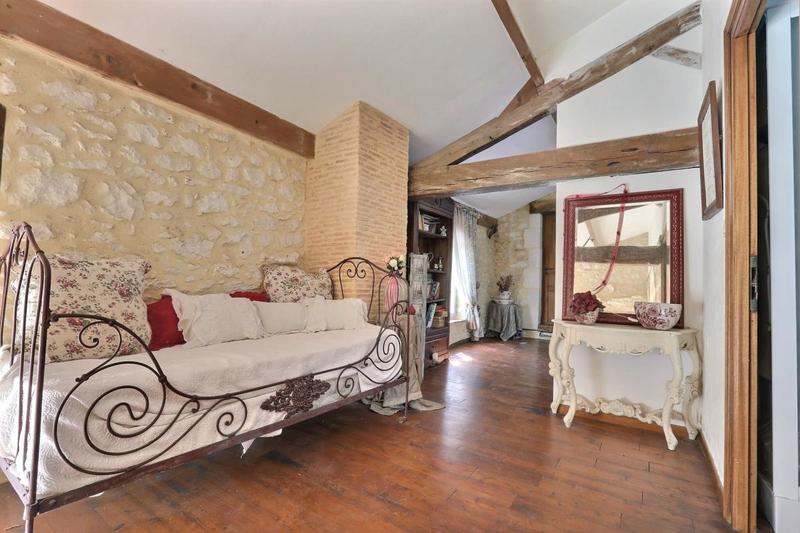 Maison - 373 m² - 10 pièces