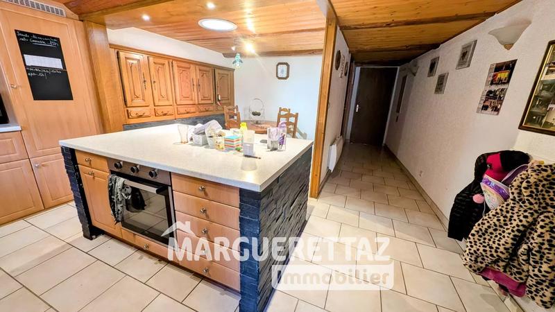 Maison - 180 m² - 6 pièces